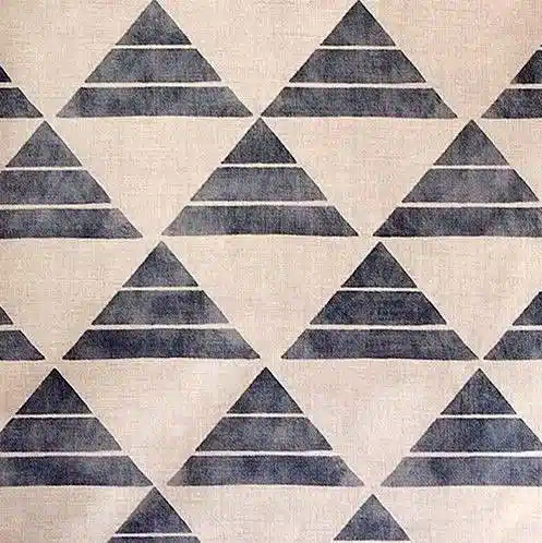 Motif Uroko gris sur fond beige source : Japanyyz