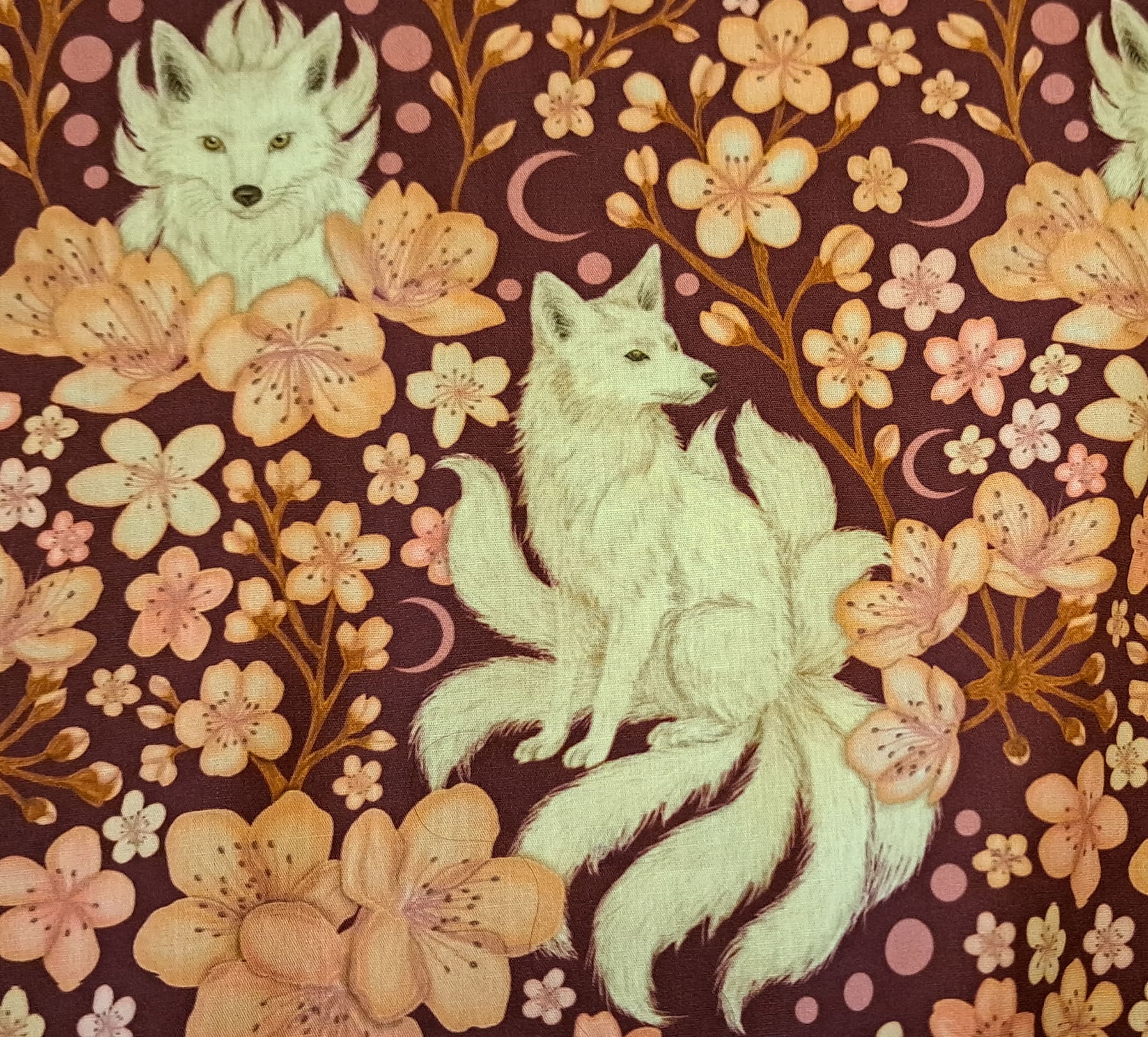 motif kitsune sur popeline - source l'odonata