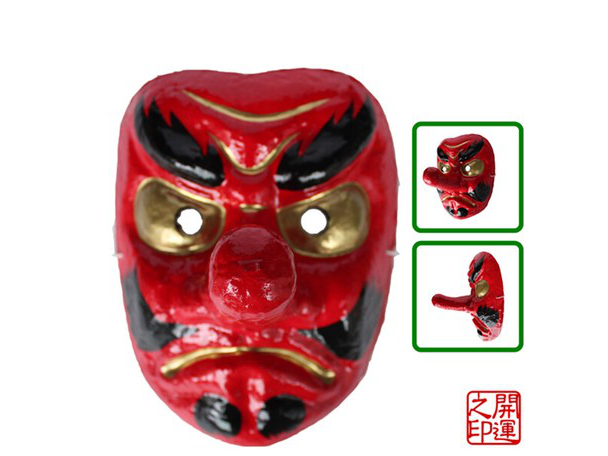 masque de Tengu, yokai des for&ecirc;ts, r&eacute;alis&eacute; en papier mach&eacute; suivant les techniques traditionnelles