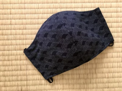 Masque de protection tissu japonais - nami alterné fond indigo