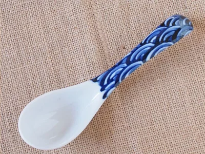 Cuillère à ramen nami en porcelaine
