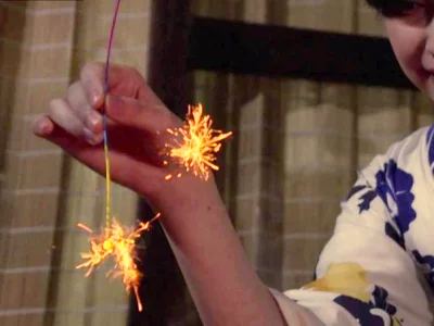 Feux d’artifice japonais : de l’étincelle aux fleurs de feu géantes