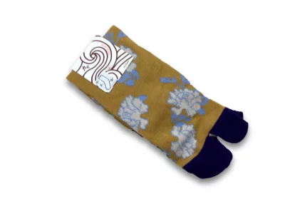Chaussettes tabi fleurs mauves sur fond caramel 23-25cm