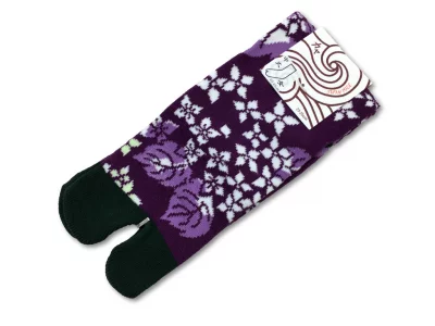 Chaussettes tabi petites fleurs sur fond pourpre 23-25cm