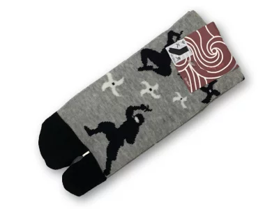 Chaussettes tabi Ninja sur fond gris 25-28cm