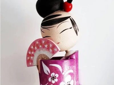 La poupée japonaise fabriquée en France avec Patrick Kokeshi