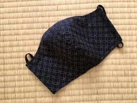 Masque de protection tissu japonais - entrelacs sur fond indigo