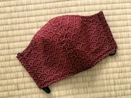 Masque de protection tissu japonais - nami fond rouge