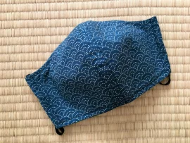 Masque de protection tissu japonais - nami sur fond turquoise