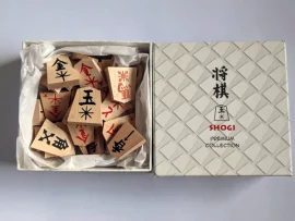 Pièces de Shogi d'initiation avec flèches