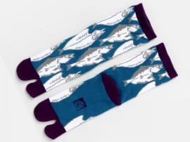 Chaussettes tabi poissons manga sur fond turquoise - deux tailles